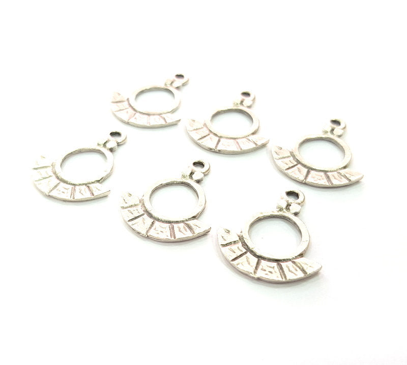 8 Silver Charms Antique Silver Plated Charms (25x21mm) G12301