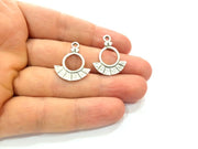 8 Silver Charms Antique Silver Plated Charms (25x21mm) G12301