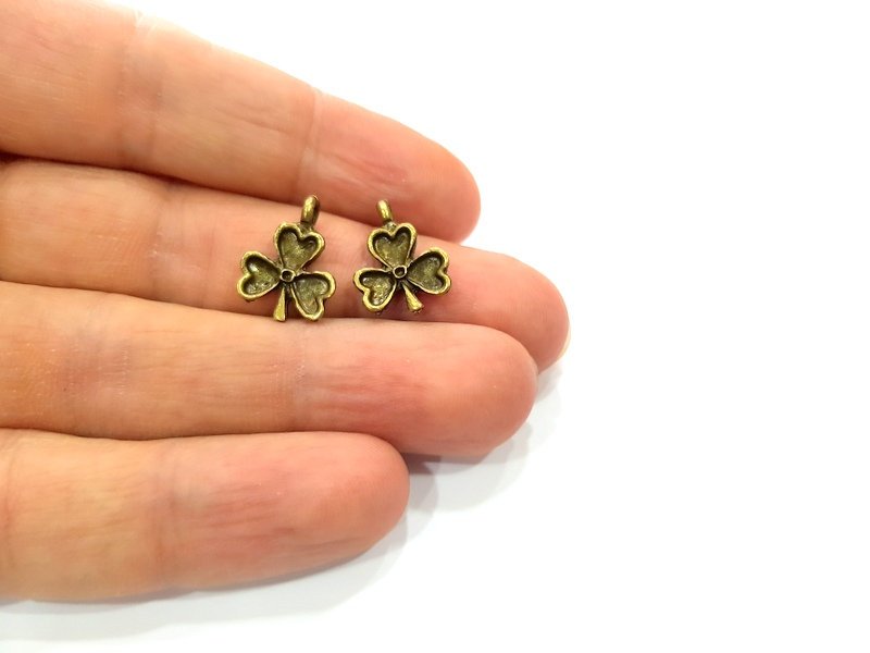 10 Clover Charm Antique Bronze Charm Antique Bronze Plated Metal (17x12mm) G12393