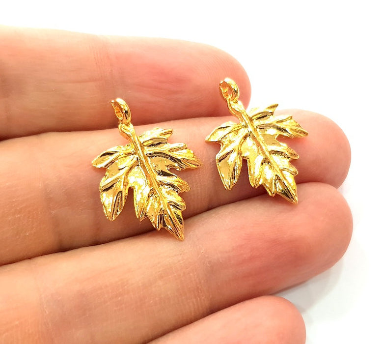 6 Leaf Charm Gold Plated Charm Gold Plated Metal (25x17mm)  G12463