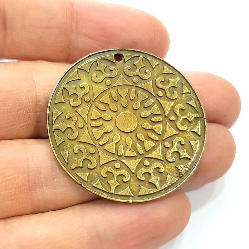 Antique Bronze Pendant Antique Bronze Plated Metal ( 40mm) G11686