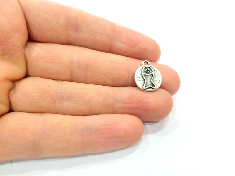 10 Fish Charm Silver Charms Antique Silver Plated Metal (13mm) G11806