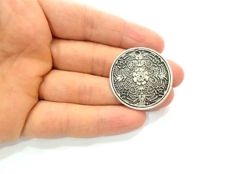 Silver Pendant Antique Silver Plated Metal (36mm) G11982