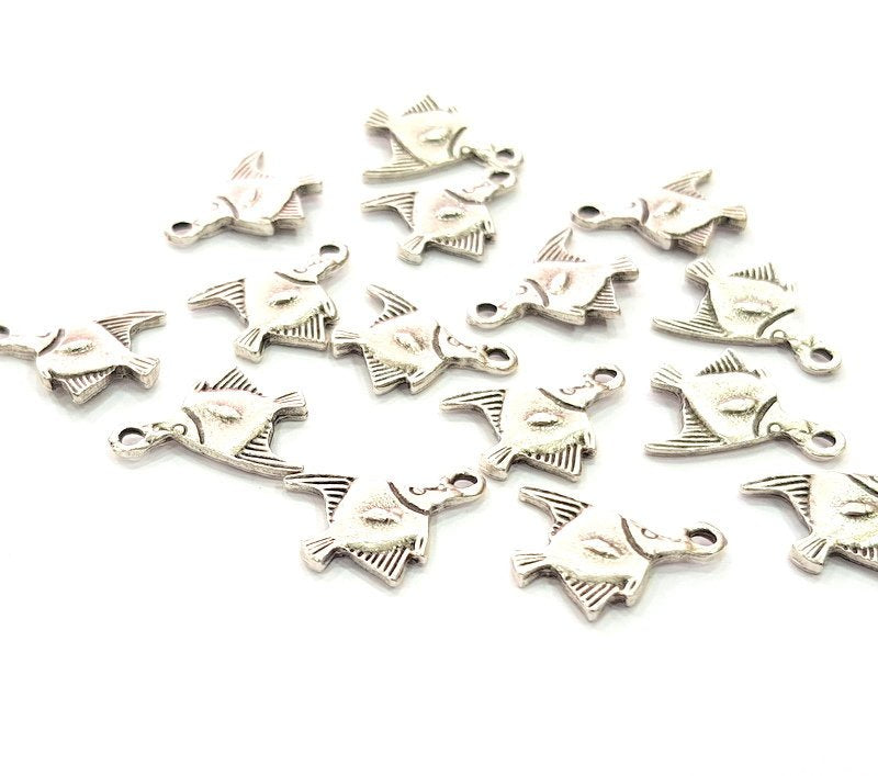 10 Fish Charm Silver Charms Antique Silver Plated Metal (19x12mm) G12811