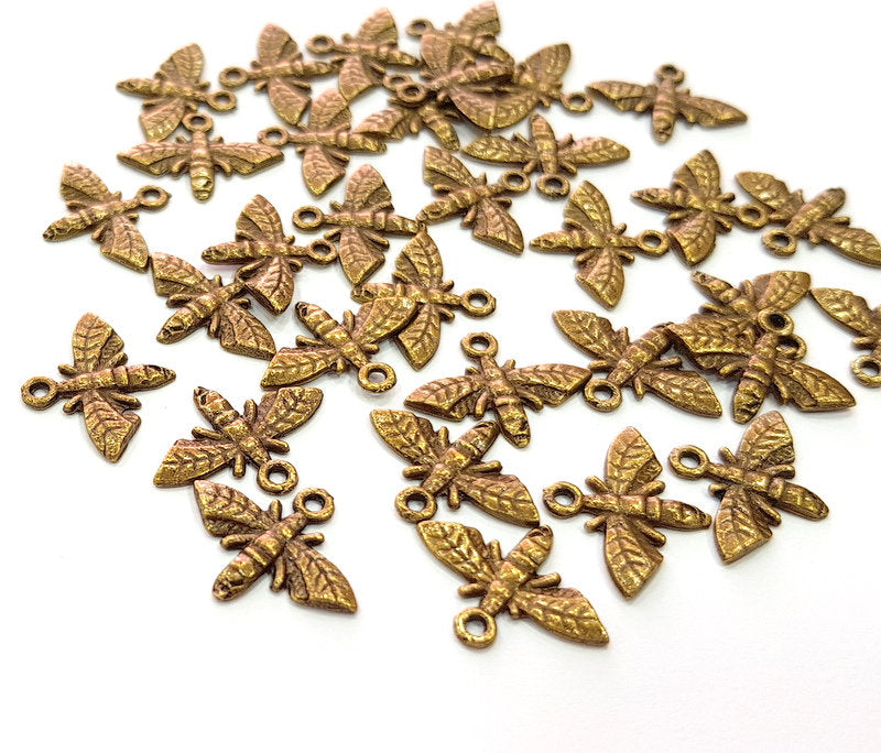 20 Bee Charm Antique Bronze Charm Antique Bronze Plated Metal  (17x13mm) G13171