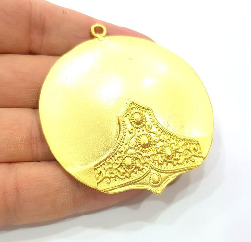 Medallion Pendant Gold Pendant Gold Plated Metal (58mm)  G12174