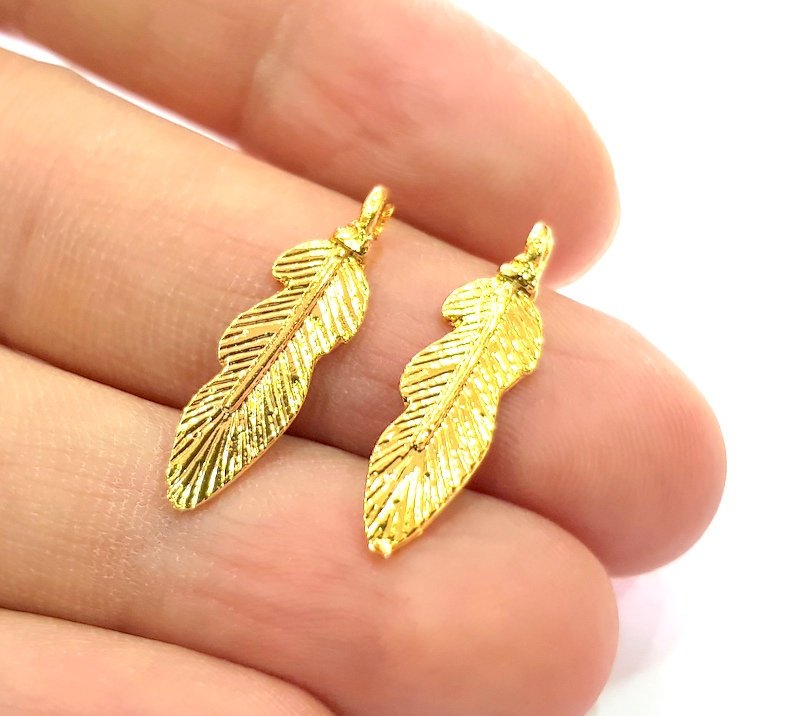 6 Feather Charm Gold Plated Charm Gold Plated Metal (25x7mm)  G12208