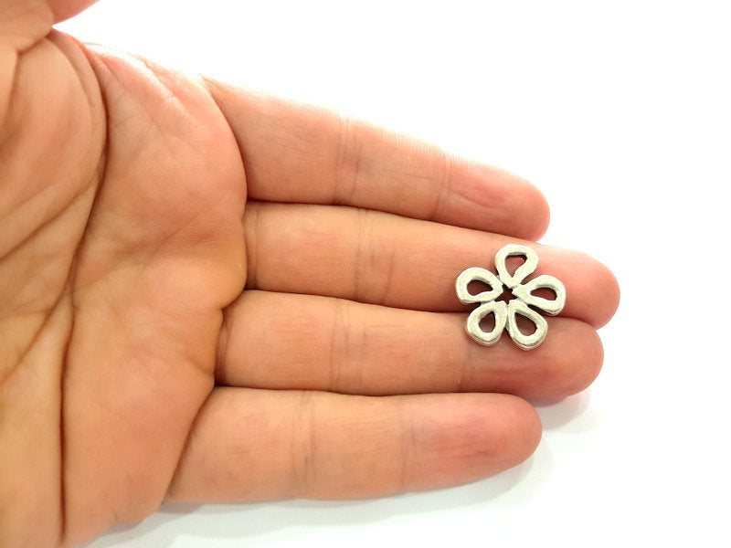 4 Flower Charm Silver Charms Antique Silver Plated Metal (20mm) G14610