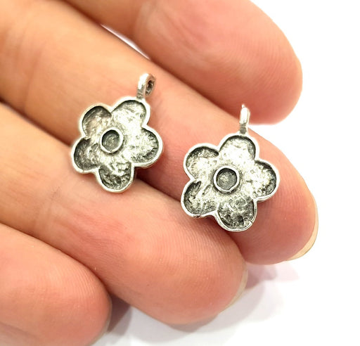 8 Flower Charm Silver Charms Antique Silver Plated Metal (18x14mm) G12312