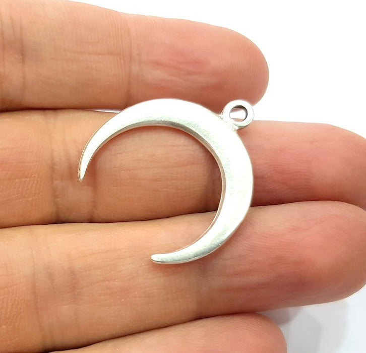 4 Crescent Charm Silver Moon Charm Antique Silver Plated Pendants  (28mm)  G12703