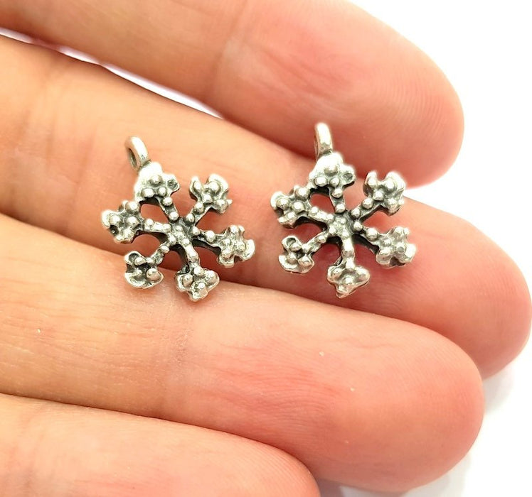 10 Snowflake Charm Silver Charms Antique Silver Plated Metal (18x13mm) G12337