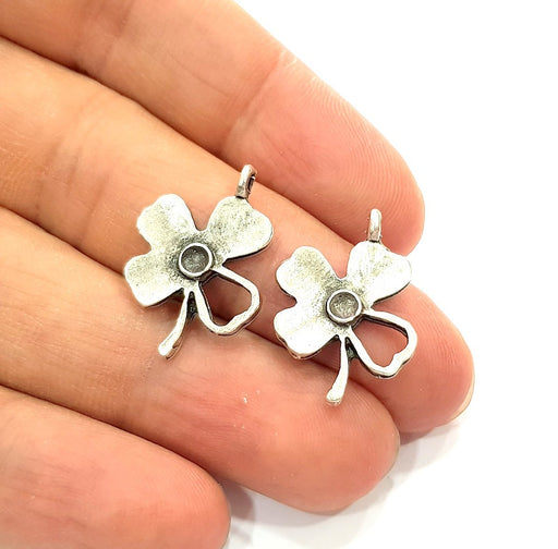 10 Clover Charm Antique Silver Plated Charms (25x17mm) G12348