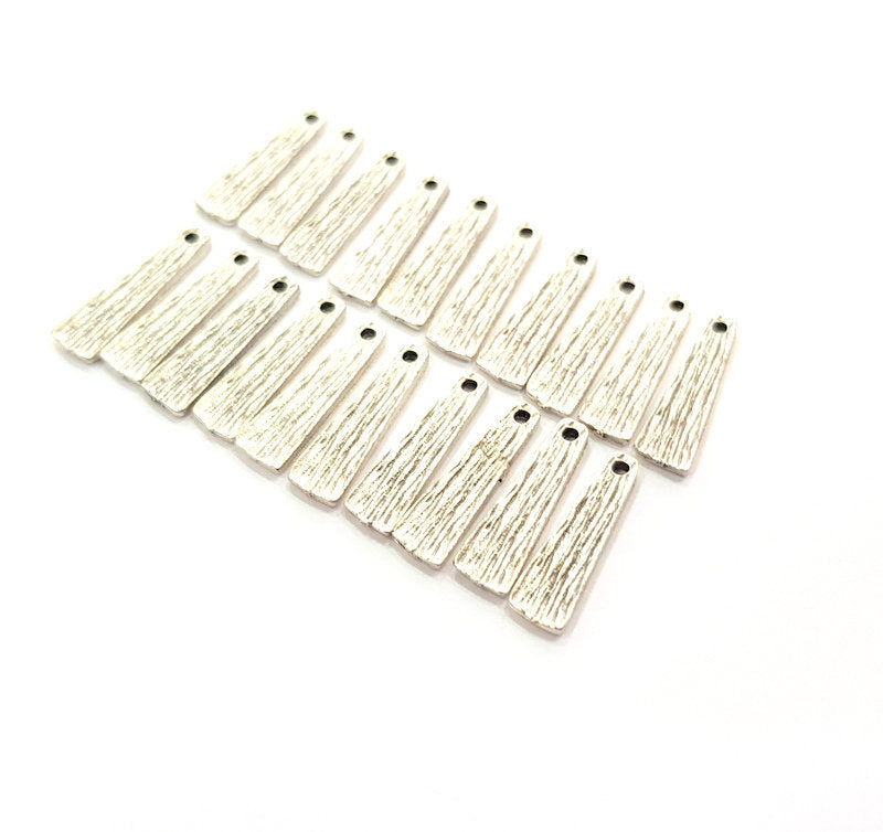 20 Silver Charms Antique Silver Plated Metal (18x5mm) G11115