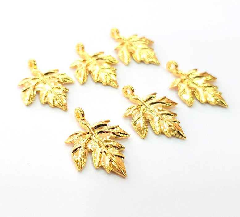 6 Leaf Charm Gold Plated Charm Gold Plated Metal (25x17mm)  G12463