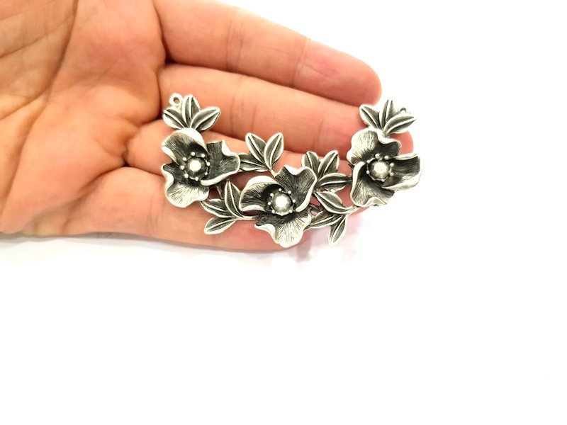 Leaf Pendant Silver Pendant Antique Silver Plated Metal (77x44mm) G16680