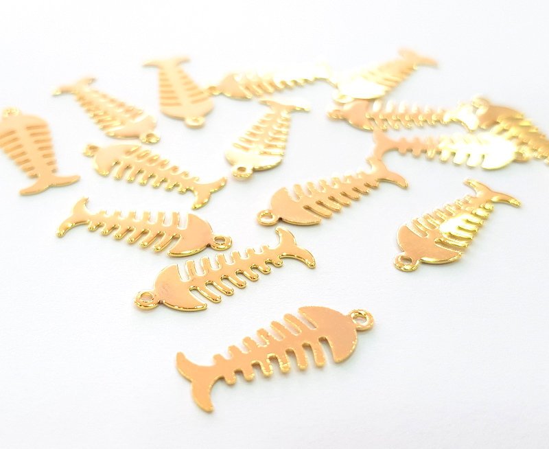 10 Fishbone Charms Gold Plated Charms Gold Plated Brass (20x7mm)  G13640