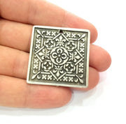 Silver Pendant Antique Silver Plated Metal (37mm) G13657