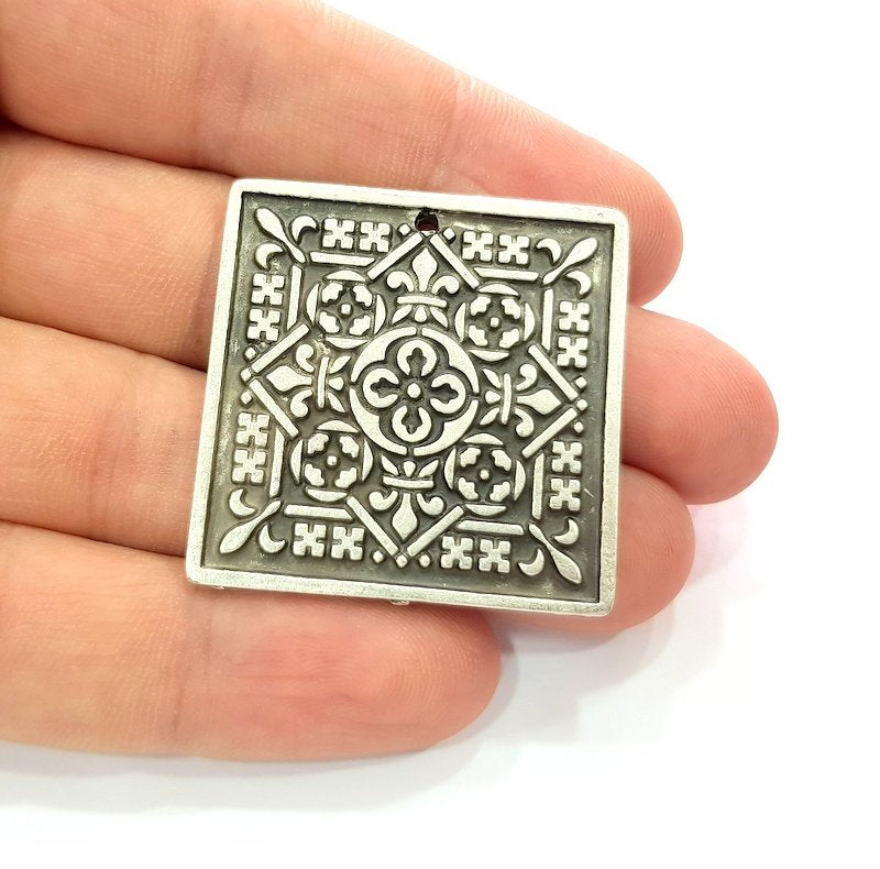 Silver Pendant Antique Silver Plated Metal (37mm) G13657