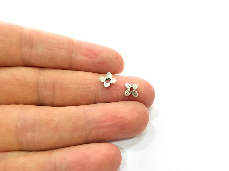 20 Silver Bead Cap Antique Silver Plated Metal Findings (6 mm) G12705