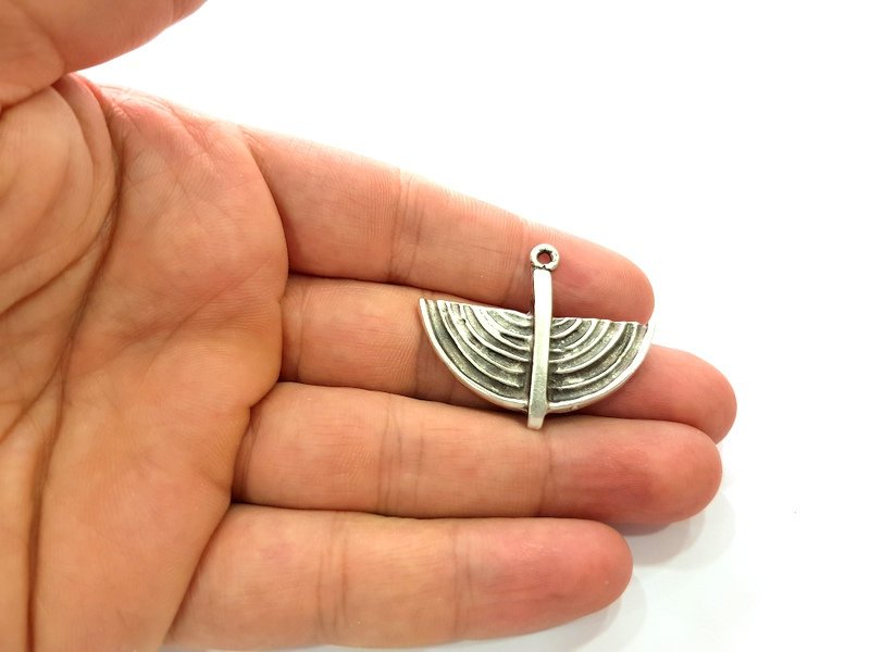 Silver Pendant Antique Silver Plated Metal (40x33 mm) G13692