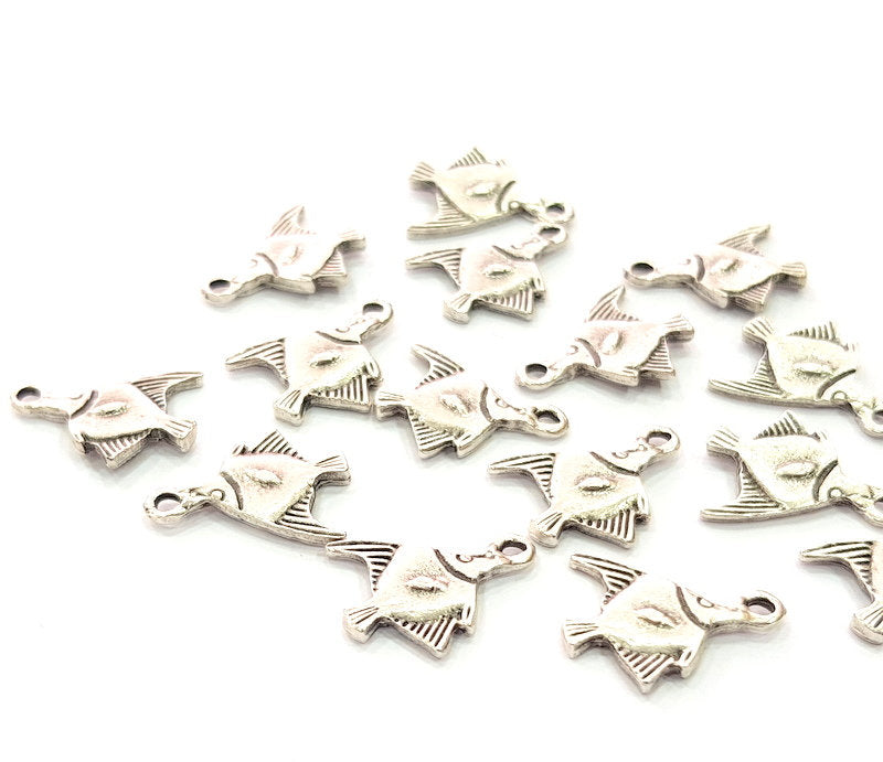 10 Fish Charm Silver Charms Antique Silver Plated Metal (19x12mm) G12811