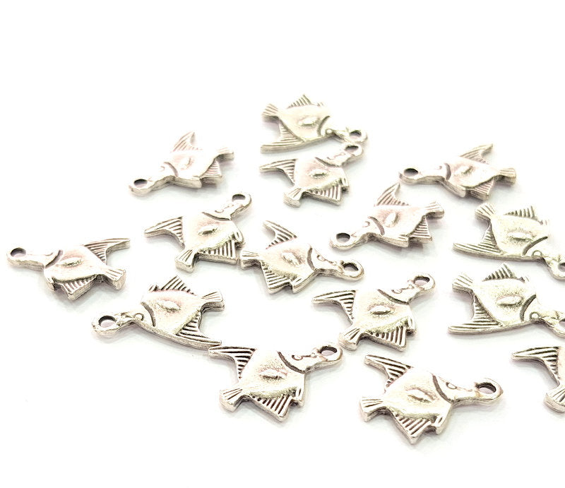 10 Fish Charm Silver Charms Antique Silver Plated Metal (19x12mm) G12811