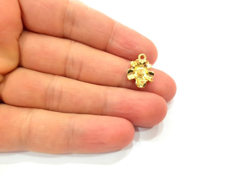 8 Flower Charm Shiny Gold Plated Charm Gold Plated Metal (17x13mm)  G13001