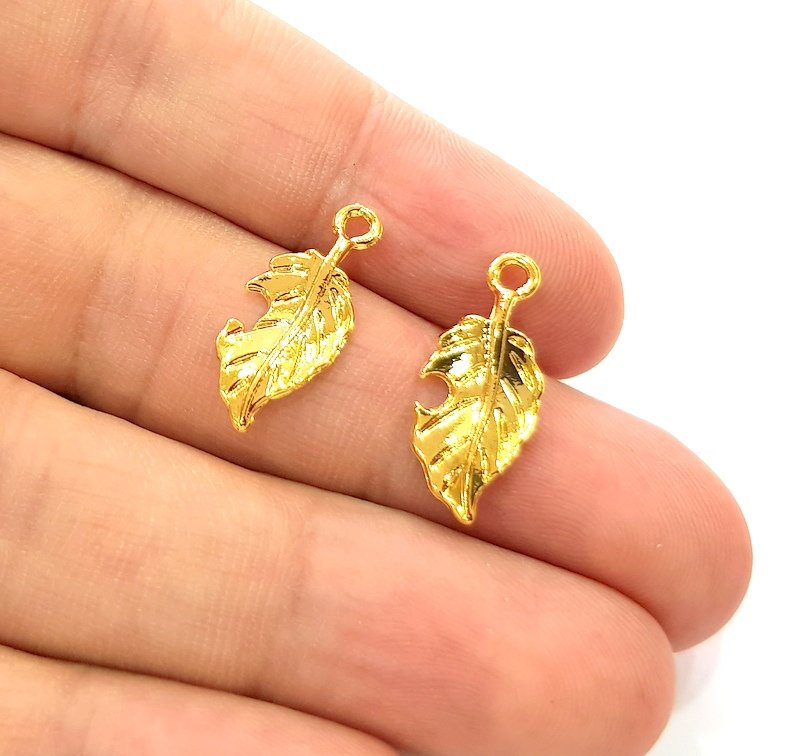 10 Feather Charm Shiny Gold Plated Charm Gold Plated Metal (22x9mm)  G13648