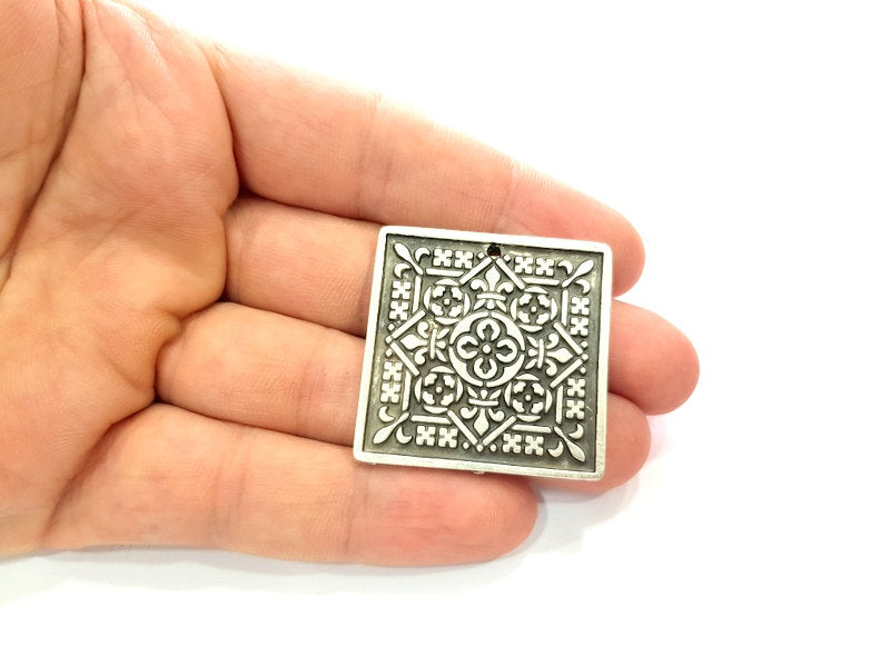 Silver Pendant Antique Silver Plated Metal (37mm) G13657