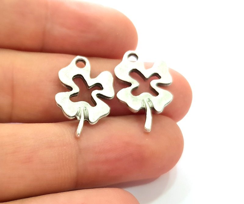 8 Clover Charm Silver Charms Antique Silver Plated Metal (21x15mm) G14228