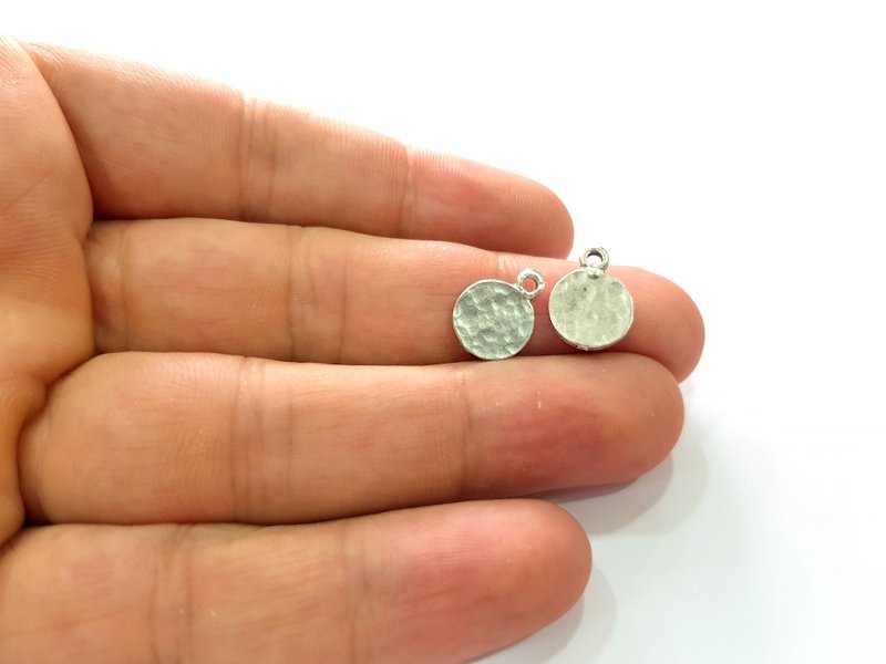 20 Hammered Flake Charm Silver Charms Antique Silver Plated Metal (10mm) G14233