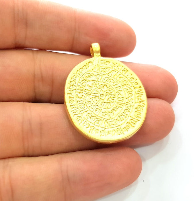 Gold Medallion Pendant Gold Plated Metal (30mm)  G14300