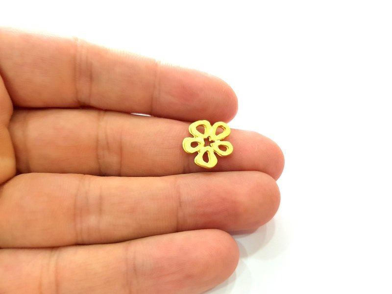 10 Flower Charm Gold Charms Gold Plated Metal (14mm)  G14314