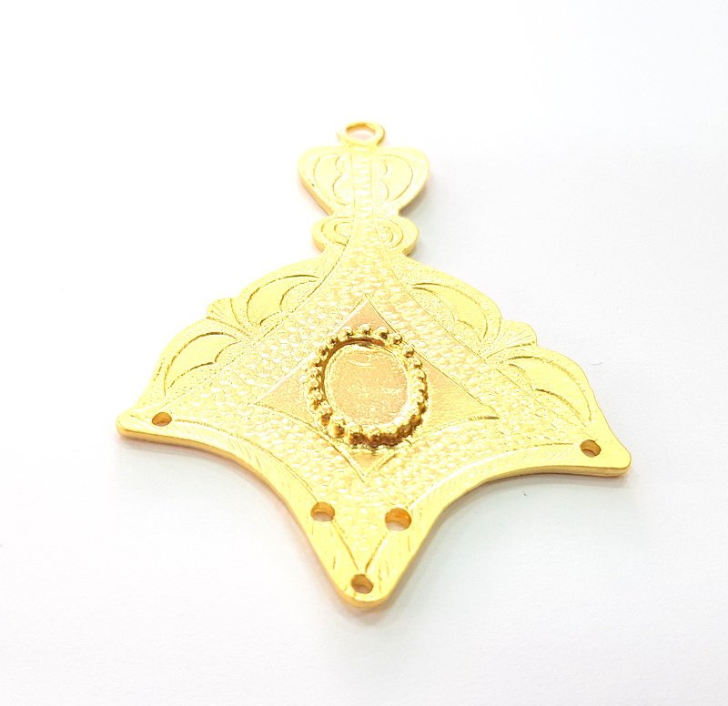 Gold Medallion Pendant Matt Gold Pendant (83x57mm)  G14316