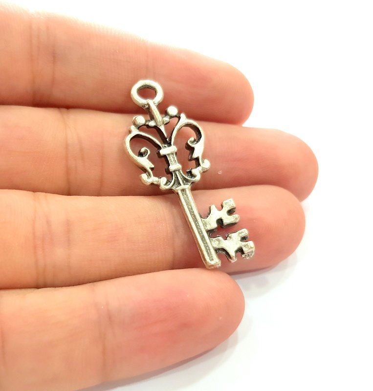 4 Key Charm Silver Charms Antique Silver Plated Metal (41x16mm) G14333