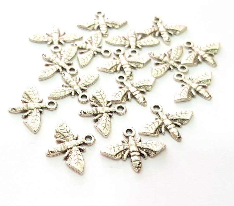 20 Bee Charm Silver Charms Antique Silver Plated Metal (17x12mm) G14336