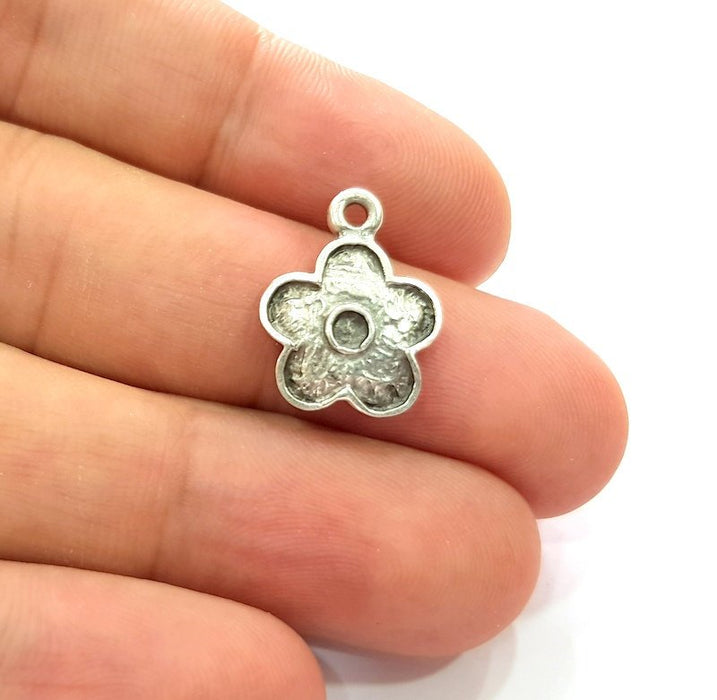 10 Flower Charm Antique Silver Plated Charms (18x15mm) G14123