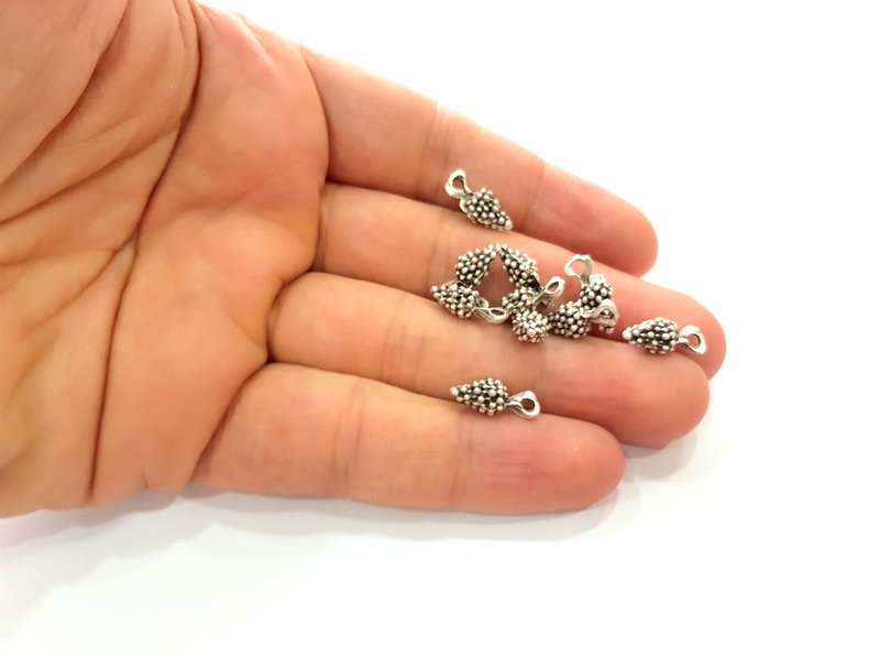 20 Bunch of grapes Charm Silver Charms Antique Silver Plated Metal (15x6mm) G17506