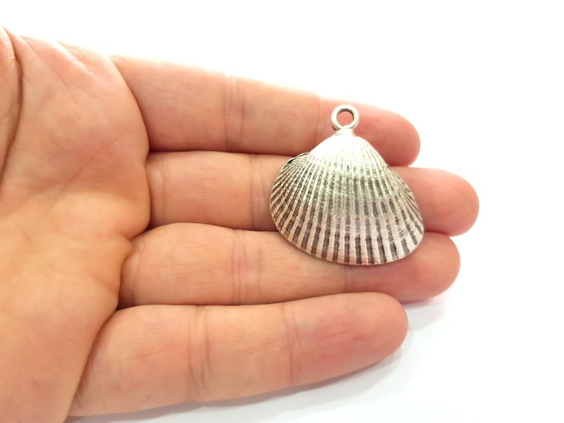 Oyster Charms Shell Charm Mussel Charms Sea Ocean Silver Charms Antique Silver Plated Metal (36x36mm) G14575