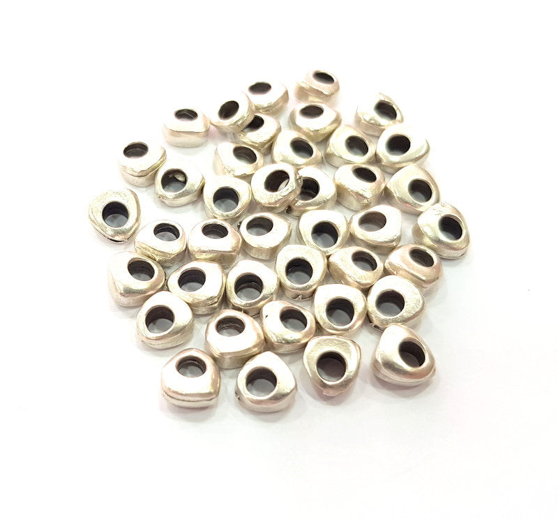 20 Silver Metal Beads Antique Silver Plated Beads 7mm  G14582
