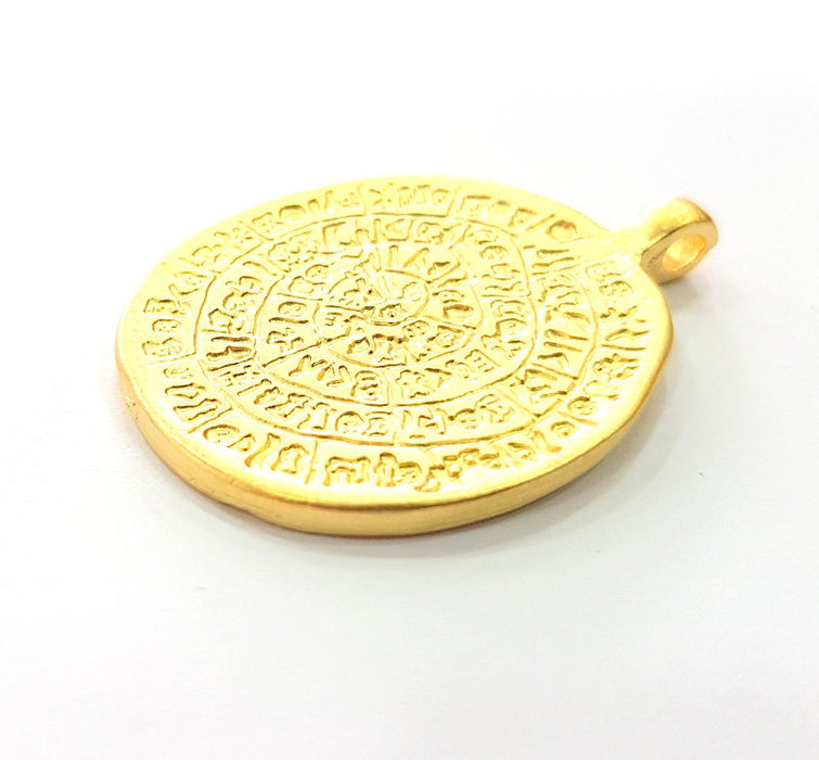 Gold Medallion Pendant Gold Plated Metal (30mm)  G14300