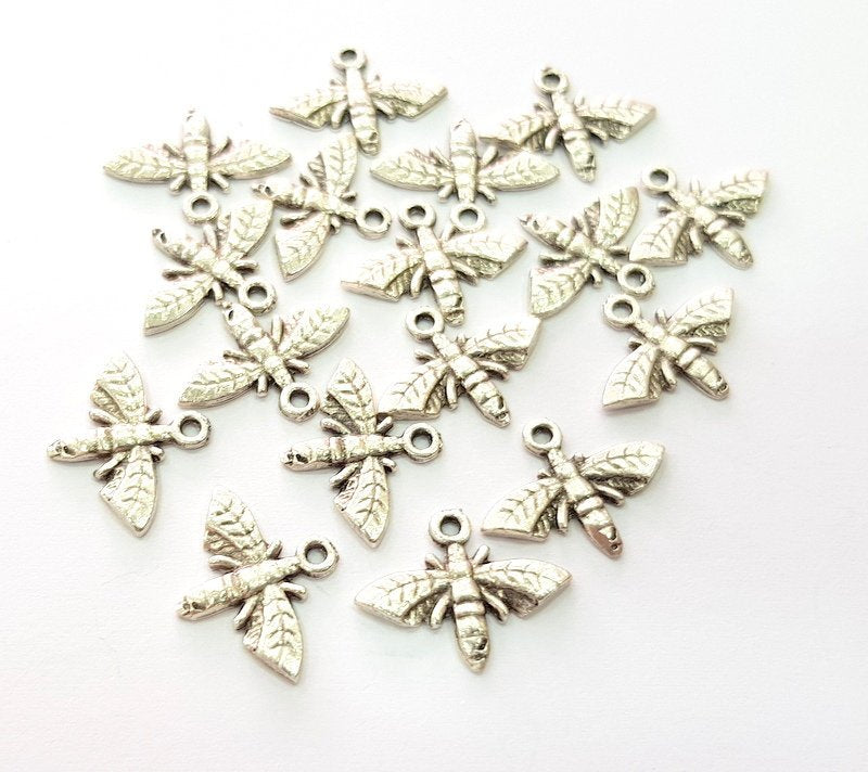 20 Bee Charm Silver Charms Antique Silver Plated Metal (17x12mm) G14336