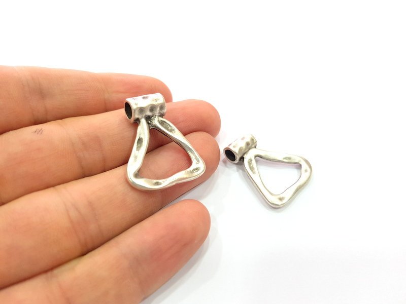 4 Hammered Triangle Charm Silver Charm Antique Silver Plated Metal (29x25 mm)  G15228