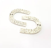4 Hammered U Charms Antique Silver Plated Metal (30x30 mm)  G15237
