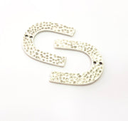 4 Hammered U Charms Antique Silver Plated Metal (30x30 mm)  G15237
