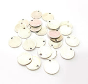 20 Silver Round Charm Flake Charm Antique Silver Plated Metal (11 mm)  G15299