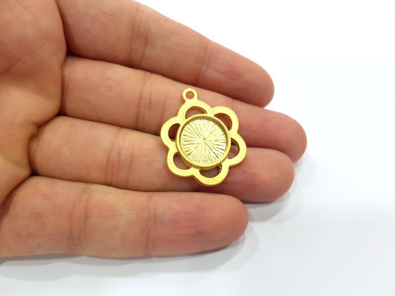 2 Flower Charm Blank Cabochon Blank Base Mountings Gold Plated Metal (25mm)  G15370