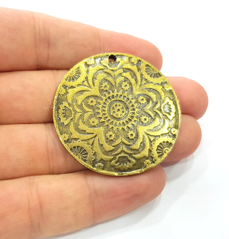 Antique Bronze Pendant Medallion Pendant Antique Bronze Plated Metal ( 43mm) G16285