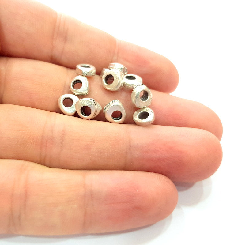 20 Silver Metal Beads Antique Silver Plated Beads 7mm  G14582