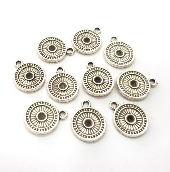 10 Silver Round Charm Antique Silver Plated Metal (13 mm)  G15495